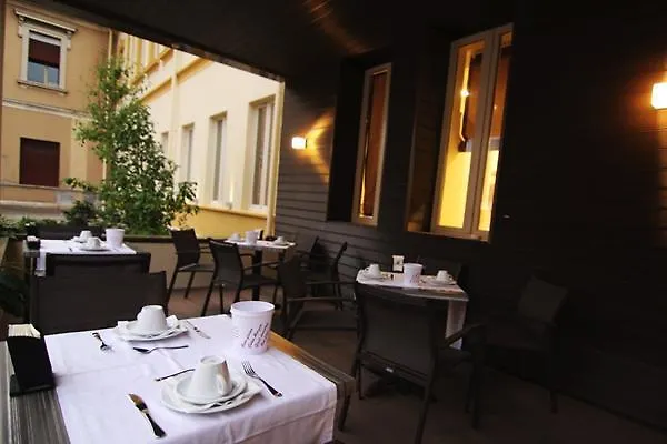 ゲストハウス Locazione Turistica Sole 3*
